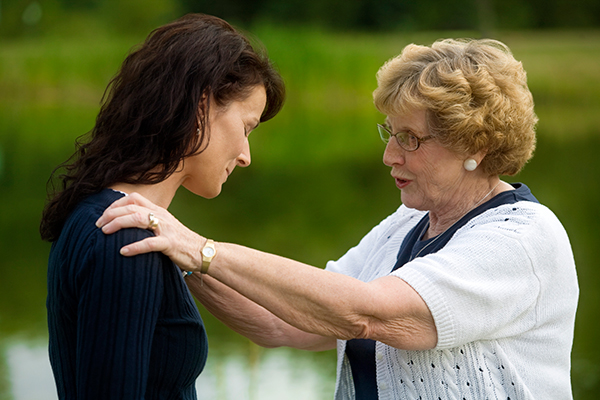 woman-talking-to-grieving-daughter