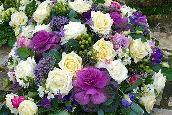 help-deciding-whether-to-send-flowers-to-a-funeral