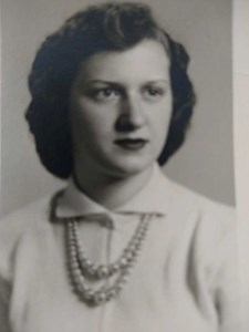 Obituary photo of Evelyn Naioti, Syracuse-NY